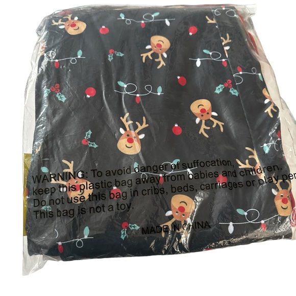 NWT MyFav | Reindeer 'Merry Christmas' Long-Sleeve Pajama Set - L - Picture 3 of 3